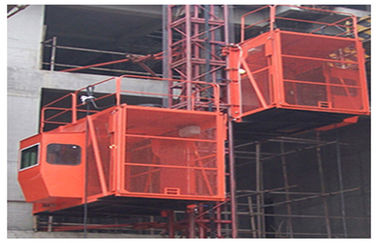 Le CE/OIN a certifié le style rouge de l'ascenseur 1000kg SC100/100 cages de grue de passager